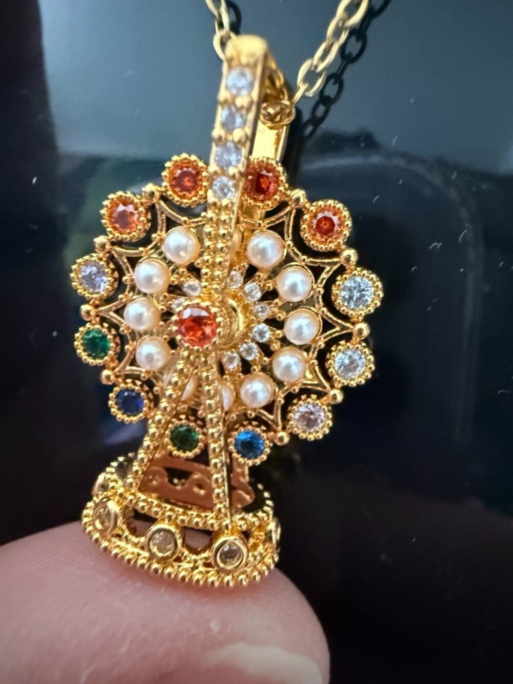 Gold Tone Spinning Ferris Wheel Necklace Multicolor Rhinestone Pearl 18”
